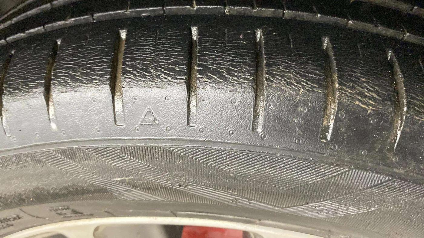 2019 Maruti Ciaz ALPHA 1.5 SHVS PETROL, Petrol, Manual, 46,415 km, Left Rear Tyre Tread