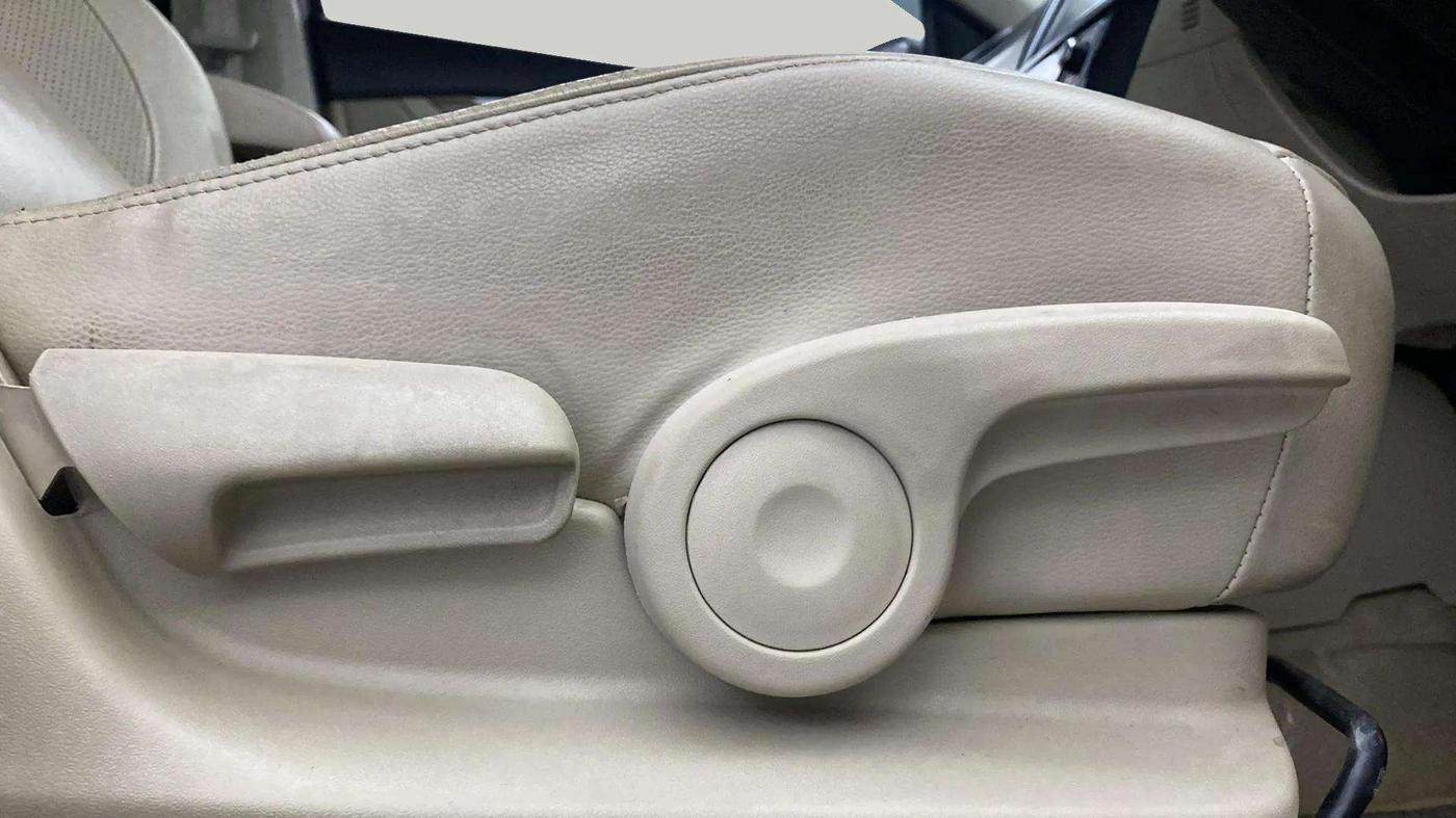 2019 Maruti Ciaz ALPHA 1.5 SHVS PETROL, Petrol, Manual, 46,415 km, Driver Side Adjustment Panel