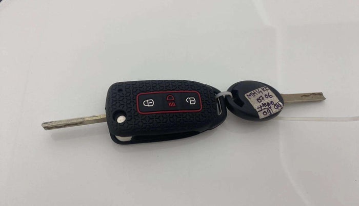 2022 Tata Tiago XZ PLUS PETROL, Petrol, Manual, 12,786 km, Key Close Up