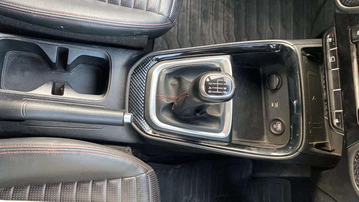2020 KIA SONET GTX PLUS 1.0 IMT, Petrol, Manual, 52,878 km, Gear Lever