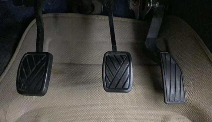 2019 Maruti Celerio VXI CNG, CNG, Manual, 76,838 km, Pedals