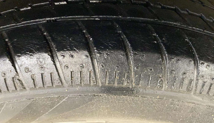 2019 Maruti Celerio VXI CNG, CNG, Manual, 76,838 km, Right Front Tyre Tread