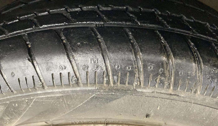 2019 Maruti Celerio VXI CNG, CNG, Manual, 76,838 km, Left Front Tyre Tread