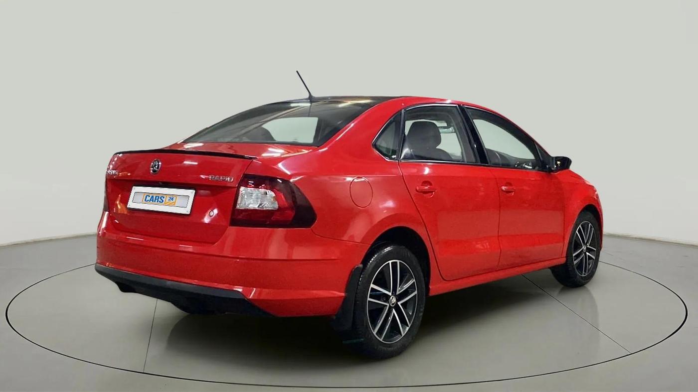 2018 Skoda Rapid STYLE 1.6 MPI AT, Petrol, Automatic, 62,282 km, Right Back Diagonal