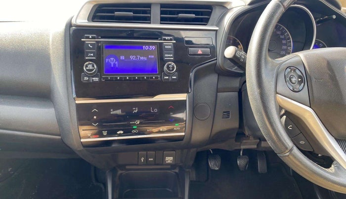 2017 Honda Jazz 1.2L I-VTEC V, Petrol, Manual, 42,742 km, Infotainment system - Display has spot on screen
