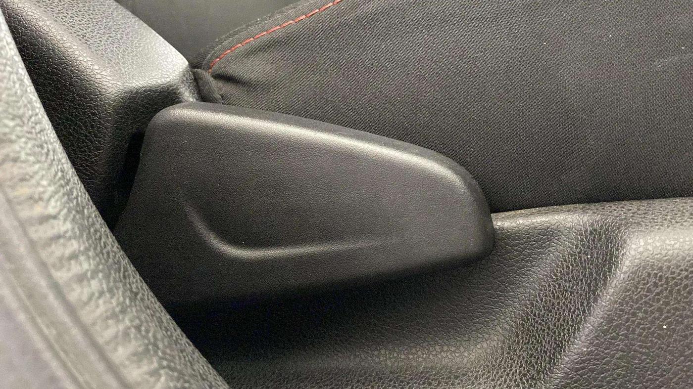 2021 Renault Kwid RXT 0.8, Petrol, Manual, 20,661 km, Driver Side Adjustment Panel