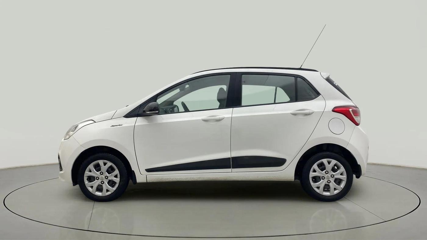 2015 Hyundai Grand i10 SPORTZ 1.2 KAPPA VTVT, Petrol, Manual, 52,482 km, Left Side
