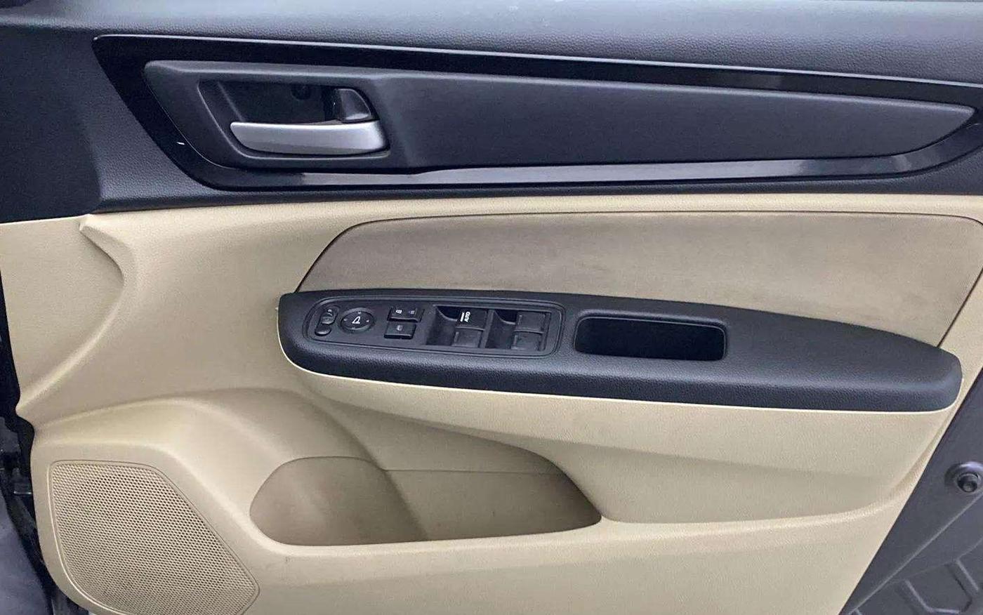 2019 Honda Amaze 1.2L I-VTEC V CVT, Petrol, Automatic, 64,425 km, Driver Side Door Panels Control