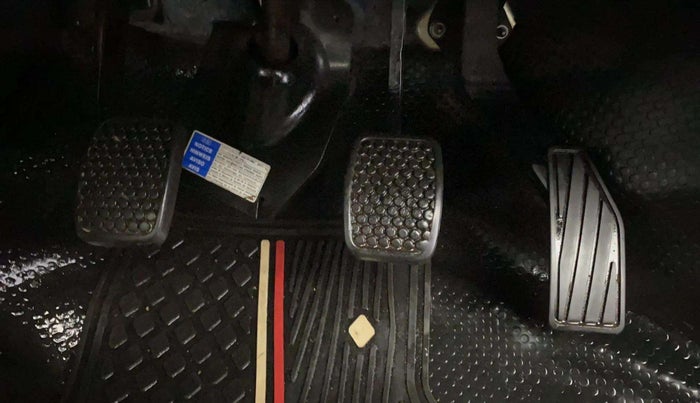 2019 Maruti Alto LXI, Petrol, Manual, 24,531 km, Pedals