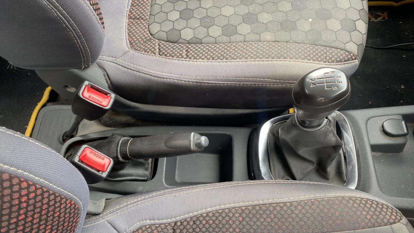 2015 Renault Kwid RXT 0.8, Petrol, Manual, 35,210 km, Gear Lever