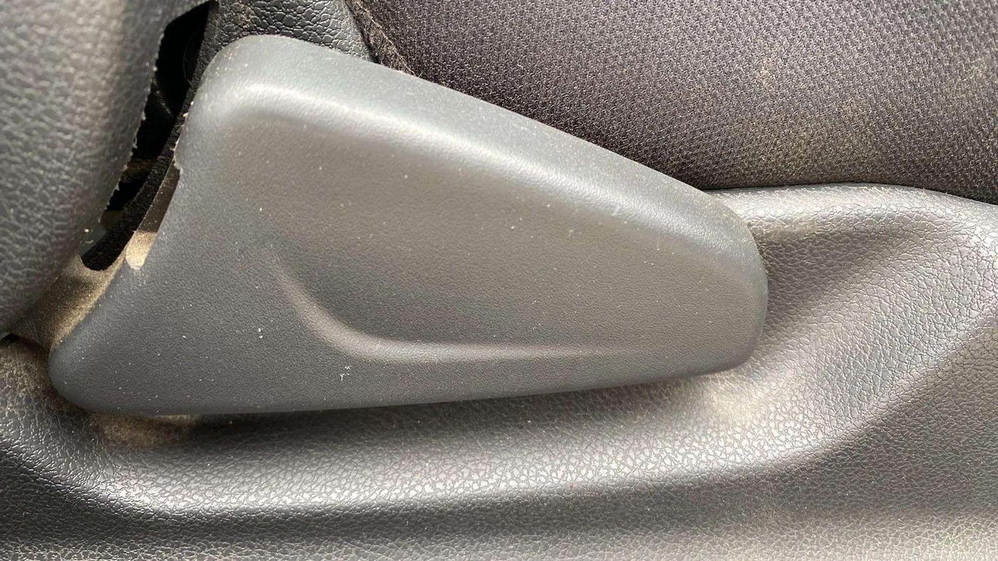 2015 Renault Kwid RXT 0.8, Petrol, Manual, 35,210 km, Driver Side Adjustment Panel