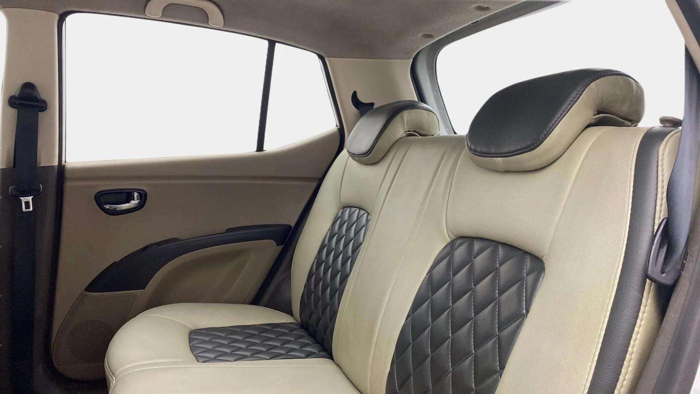 2013 Hyundai i10 SPORTZ 1.2, Petrol, Manual, 43,074 km, Right Side Rear Door Cabin