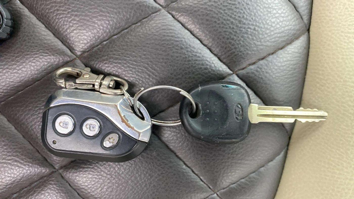 2013 Hyundai i10 SPORTZ 1.2, Petrol, Manual, 43,074 km, Key Close Up