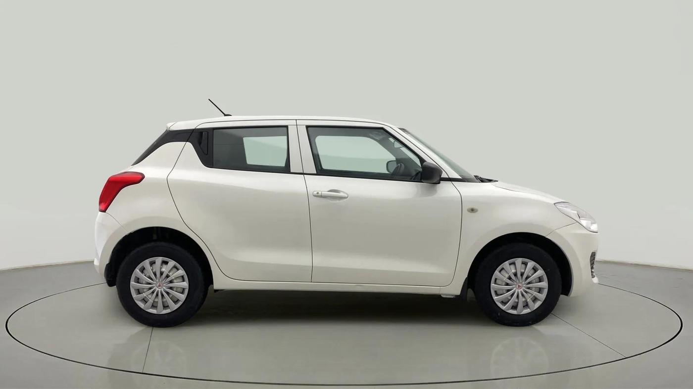 2020 Maruti Swift LXI, Petrol, Manual, 31,638 km, Right Side View