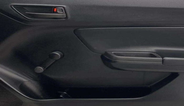 2020 Maruti Swift LXI, Petrol, Manual, 31,638 km, Driver Side Door Panels Control