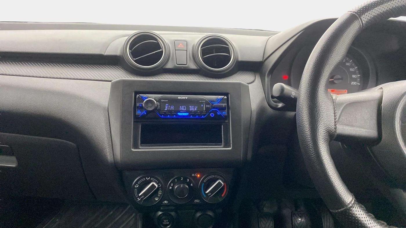 2020 Maruti Swift LXI, Petrol, Manual, 31,638 km, Air Conditioner