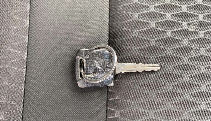 2023 Nissan MAGNITE XE, Petrol, Manual, 15,313 km, Key Close Up