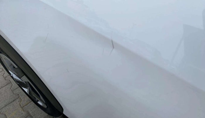 2023 Nissan MAGNITE XE, Petrol, Manual, 15,313 km, Right rear door - Slightly dented