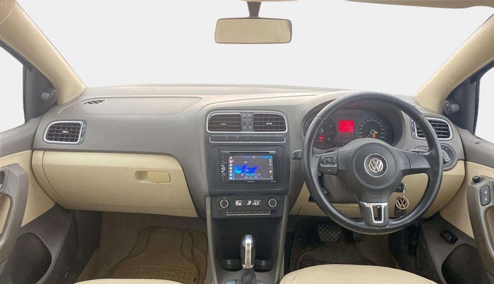 2013 Volkswagen Vento HIGHLINE PETROL AT, Petrol, Automatic, 40,143 km, Dashboard