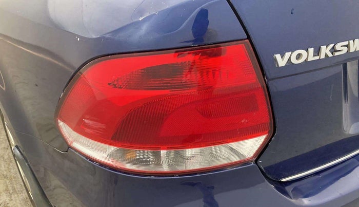 2013 Volkswagen Vento HIGHLINE PETROL AT, Petrol, Automatic, 40,143 km, Left tail light - Minor scratches