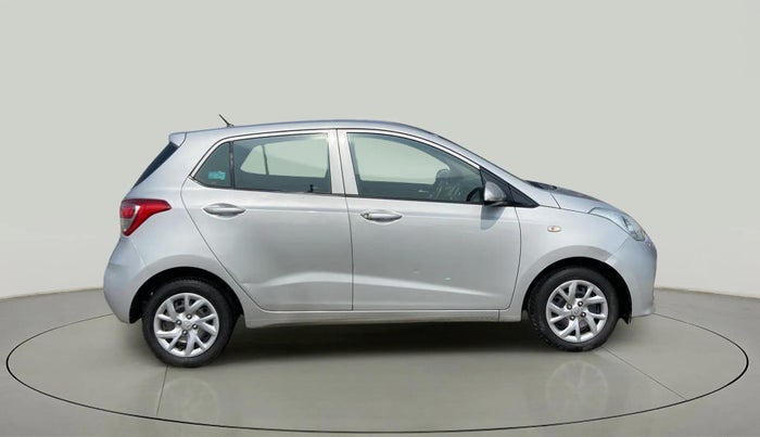 2017 Hyundai Grand i10 SPORTZ 1.2 KAPPA VTVT, Petrol, Manual, 38,650 km, Right Side View