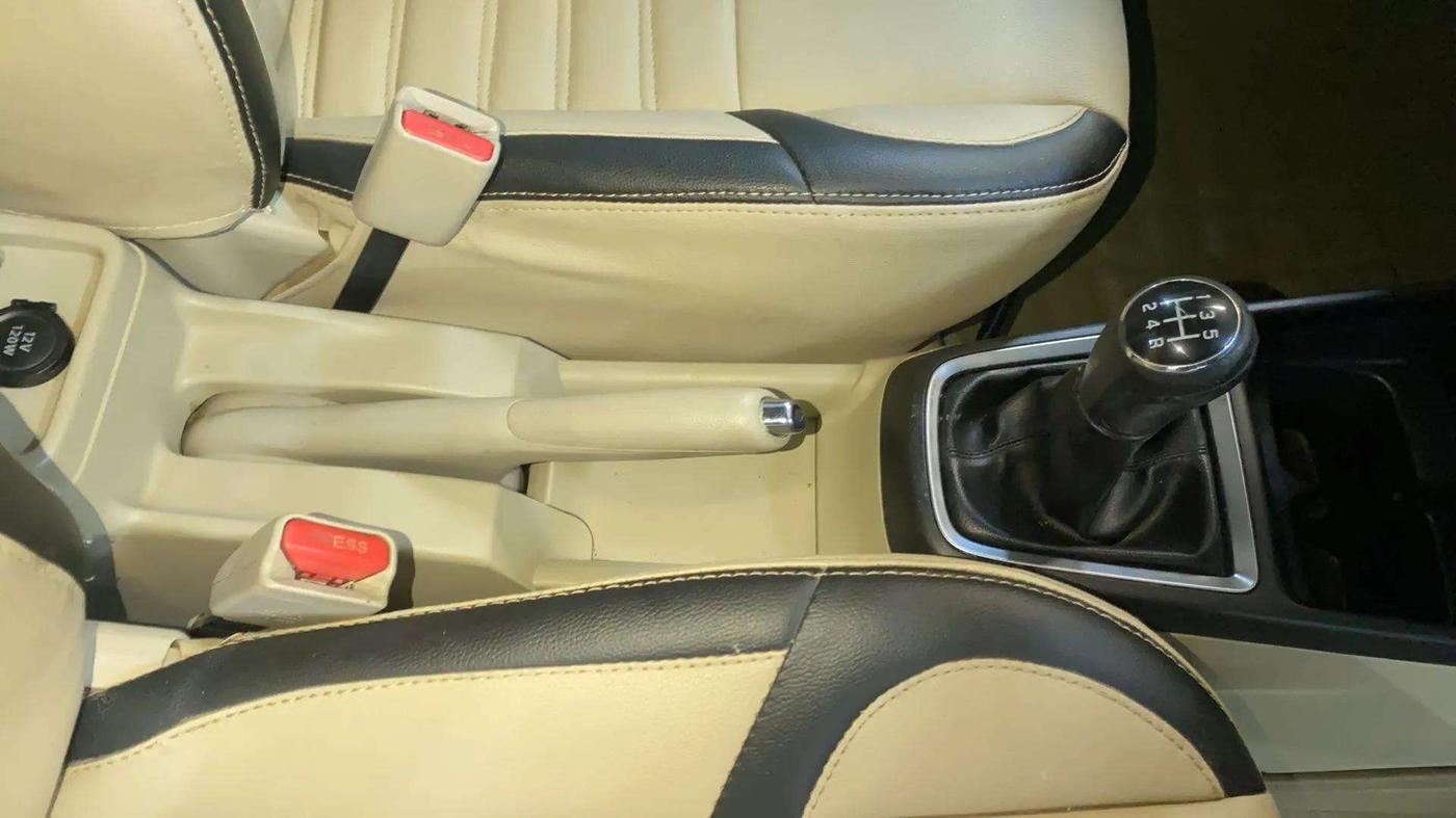 2017 Maruti Dzire ZDI PLUS, Diesel, Manual, 65,224 km, Gear Lever