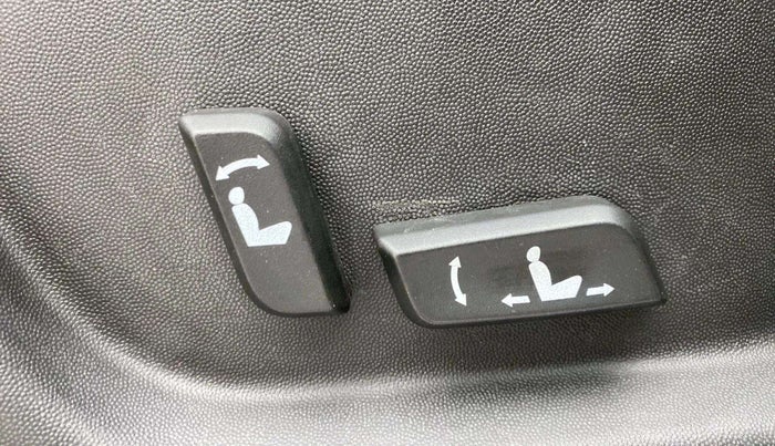 2019 Mahindra XUV500 W11(O), Diesel, Manual, 62,856 km, Driver Side Adjustment Panel