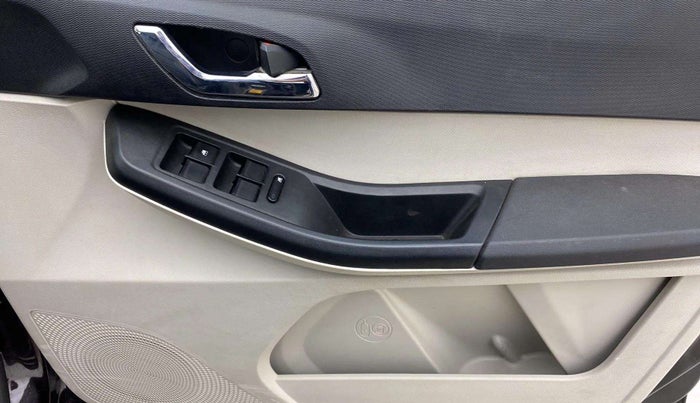 2022 Tata Tiago XZ PLUS PETROL, Petrol, Manual, 27,657 km, Driver Side Door Panels Control