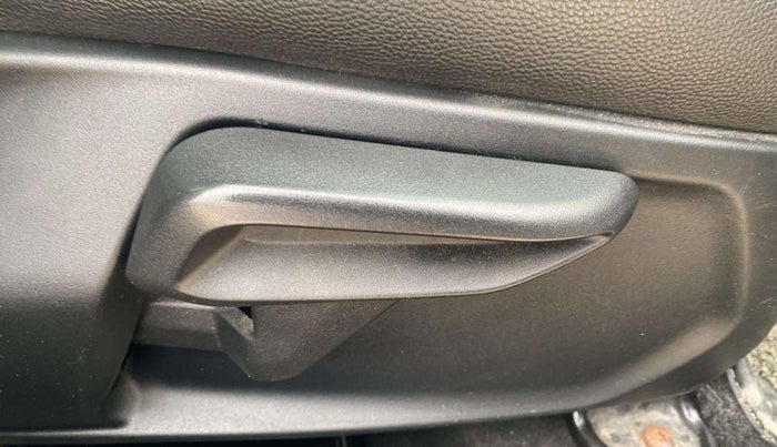 2020 Tata NEXON XZ PLUS PETROL, Petrol, Manual, 51,400 km, Driver Side Adjustment Panel