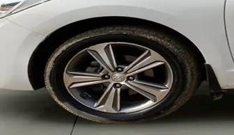 2018 Hyundai Verna 1.6 VTVT SX (O) AT, Petrol, Automatic, 56,833 km, Left front tyre - Minor crack