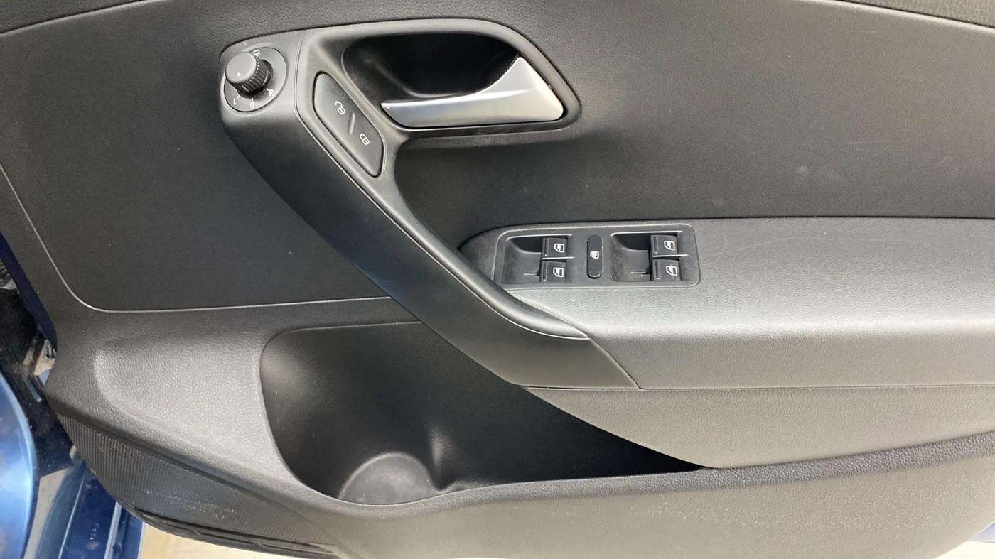 2018 Volkswagen Polo HIGHLINE PLUS 1.2(16 ALLOY, Petrol, Manual, 64,556 km, Driver Side Door Panels Control