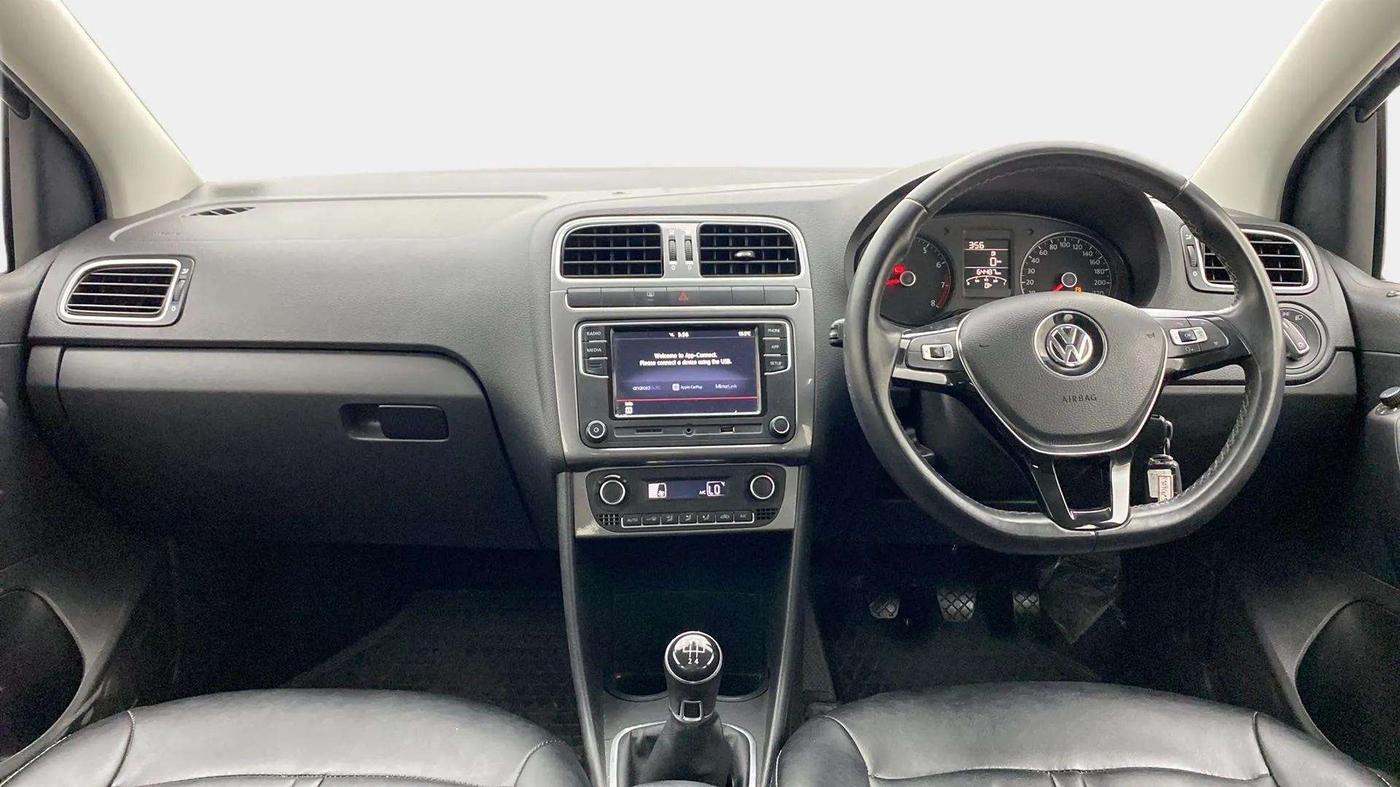 2018 Volkswagen Polo HIGHLINE PLUS 1.2(16 ALLOY, Petrol, Manual, 64,556 km, Dashboard