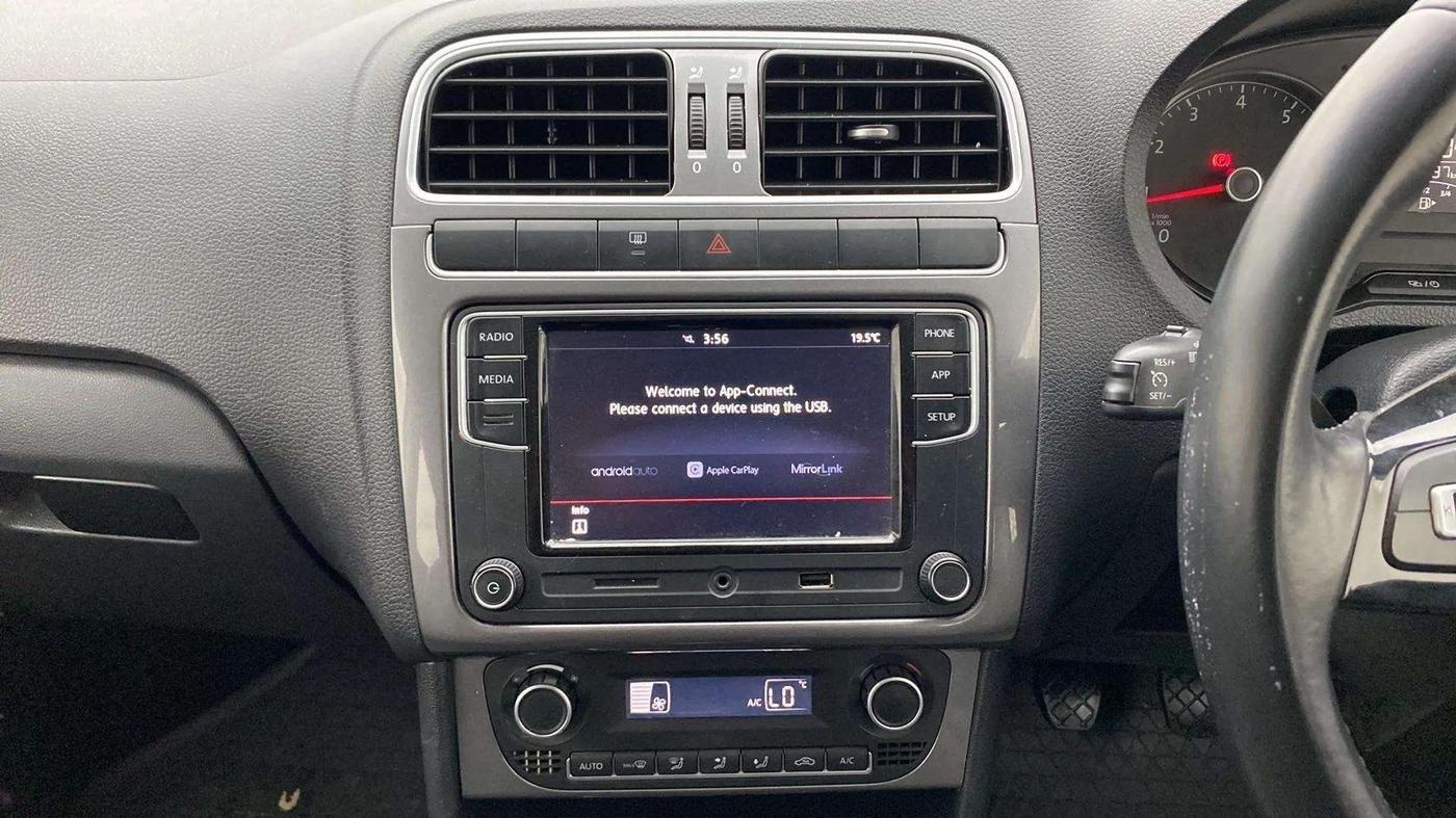 2018 Volkswagen Polo HIGHLINE PLUS 1.2(16 ALLOY, Petrol, Manual, 64,556 km, Air Conditioner