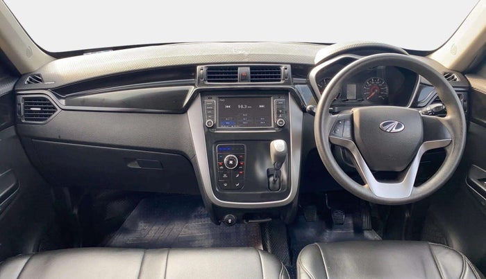 2018 Mahindra KUV 100 NXT K8 P 6 STR DUAL TONE, Petrol, Manual, 32,910 km, Dashboard