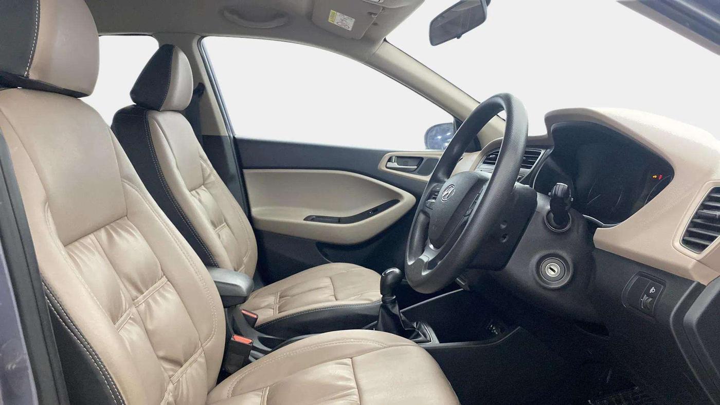 2017 Hyundai Elite i20 ASTA 1.2, Petrol, Manual, 73,948 km, Right Side Front Door Cabin