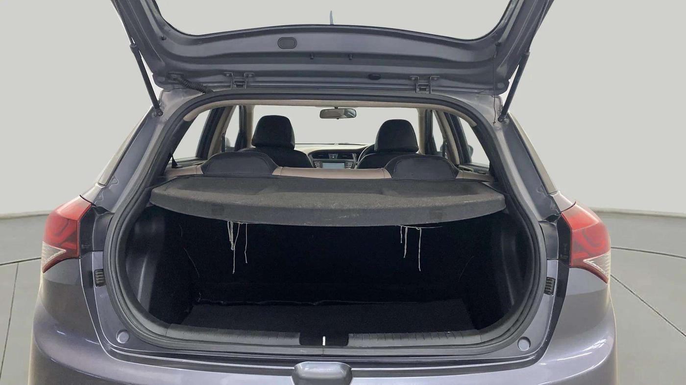 2017 Hyundai Elite i20 ASTA 1.2, Petrol, Manual, 73,948 km, Boot Inside