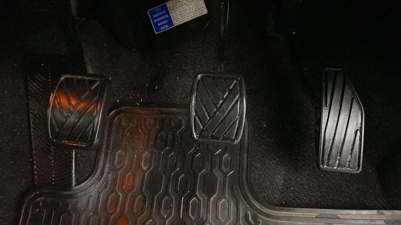 2017 Maruti Baleno ZETA PETROL 1.2, Petrol, Manual, 23,059 km, Pedals