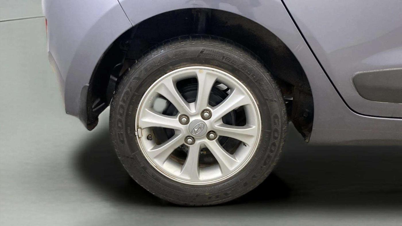 2015 Hyundai Grand i10 ASTA 1.2 KAPPA VTVT, Petrol, Manual, 49,832 km, Right Rear Wheel