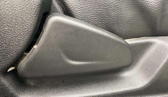 2019 Renault Kwid RXT 1.0 AMT (O), Petrol, Automatic, 22,464 km, Driver Side Adjustment Panel
