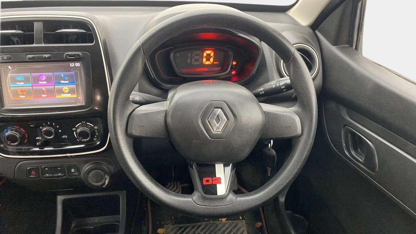 2017 Renault Kwid RXT 02 Anniversary Edition, Petrol, Manual, 16,188 km, Steering Wheel Close Up