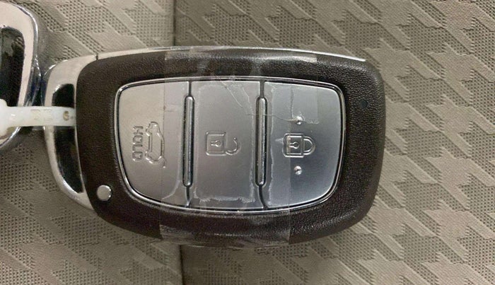 2018 Hyundai Elite i20 ASTA 1.2 (O), Petrol, Manual, 37,386 km, Key Close Up