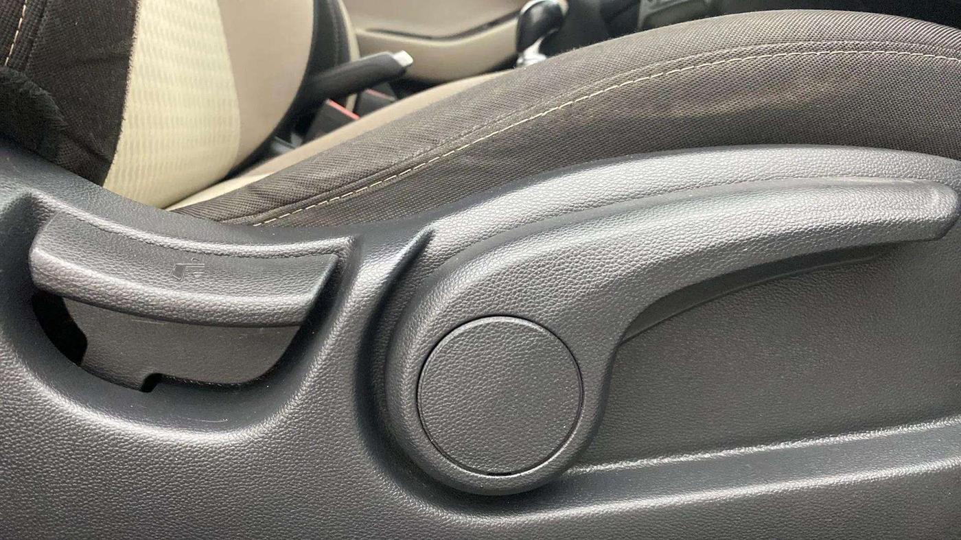 2018 Hyundai Elite i20 ASTA 1.2 (O), Petrol, Manual, 37,386 km, Driver Side Adjustment Panel