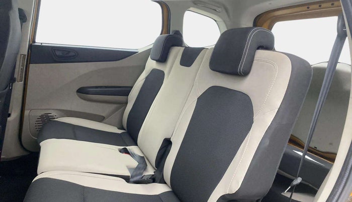 2021 Renault TRIBER RXT, Petrol, Manual, 25,792 km, Right Side Rear Door Cabin