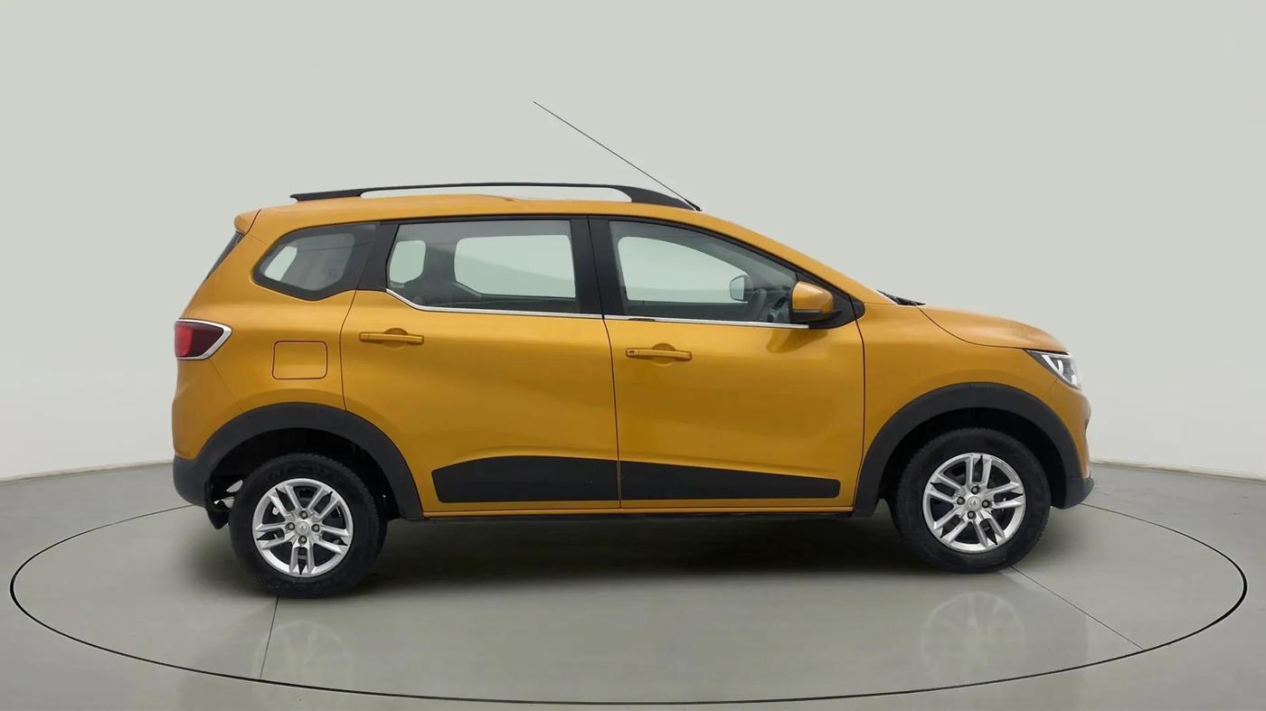 2021 Renault TRIBER RXT, Petrol, Manual, 25,792 km, Right Side View