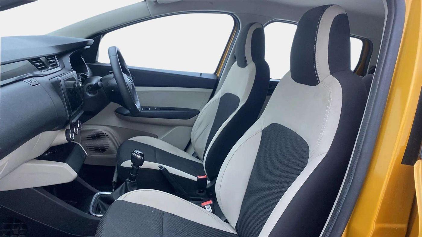 2021 Renault TRIBER RXT, Petrol, Manual, 25,792 km, Right Side Front Door Cabin