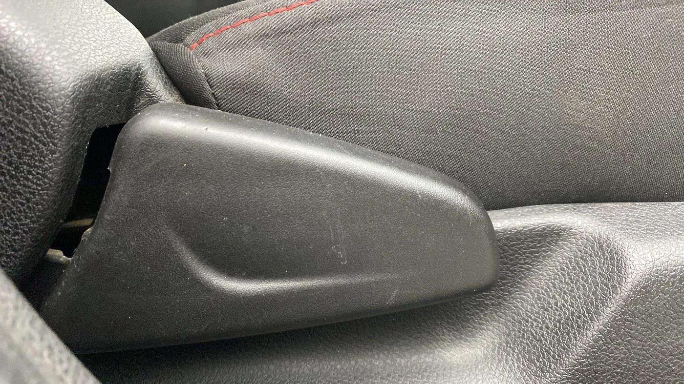 2021 Renault Kwid RXT 1.0 (O), Petrol, Manual, 22,925 km, Driver Side Adjustment Panel