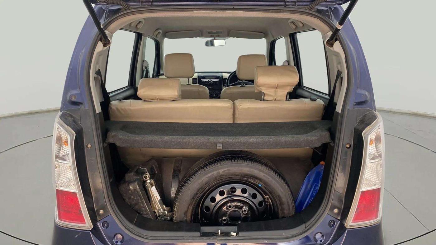 2017 Maruti Wagon R 1.0 VXI+, CNG, Manual, 69,864 km, Boot Inside