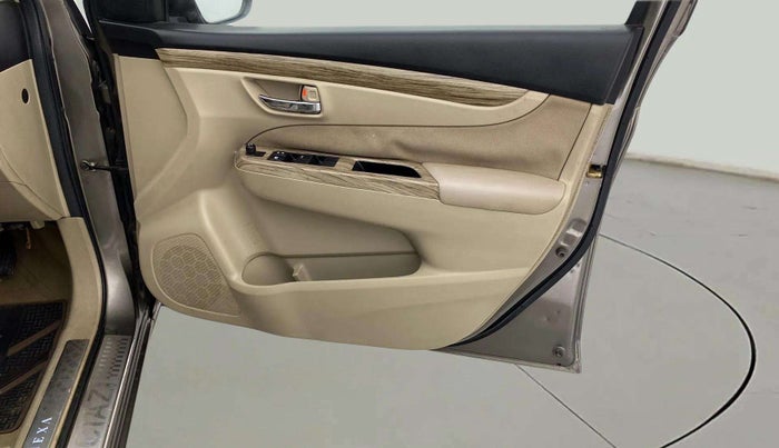 2019 Maruti Ciaz DELTA 1.5 SHVS MT PETROL, Petrol, Manual, 64,141 km, Driver Side Door Panels Control