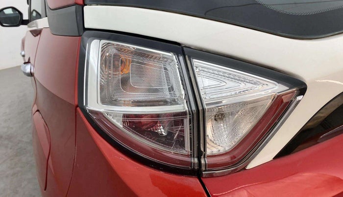 2017 Tata NEXON XZ PLUS DIESEL, Diesel, Manual, 43,630 km, Left tail light - Minor damage