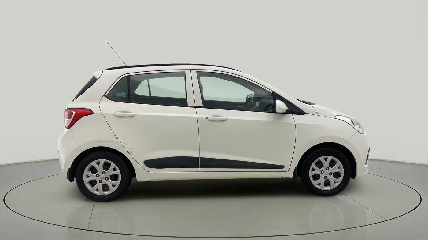 2015 Hyundai Grand i10 SPORTZ 1.2 KAPPA VTVT, CNG, Manual, 92,644 km, Right Side View